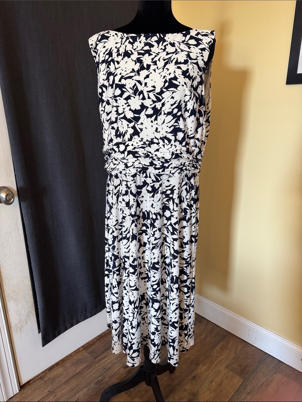 Chaps Black and White Floral Midi Skirt